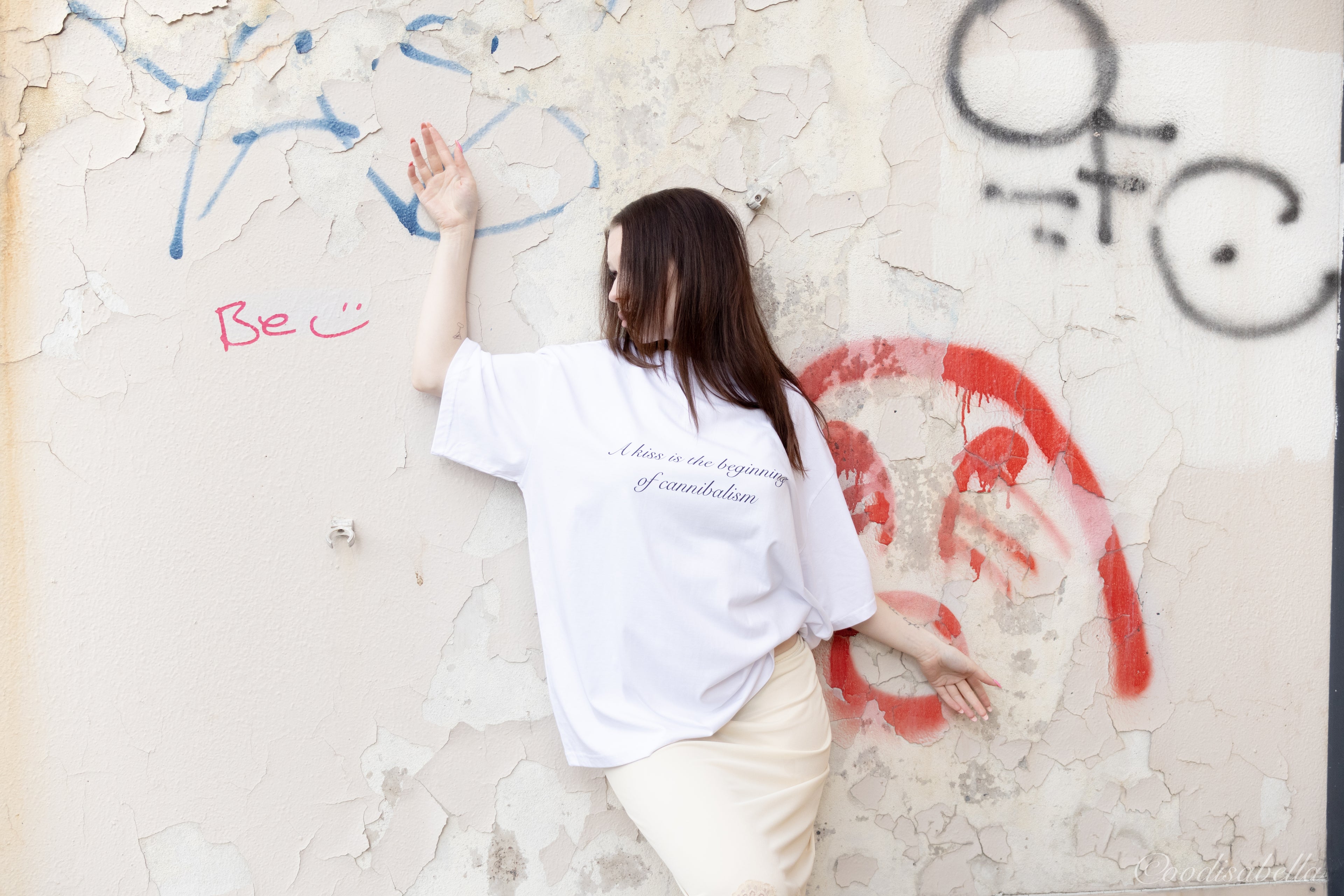 A kiss is the beginning of cannibalism - Unisex Oversized T-Shirt WHITE